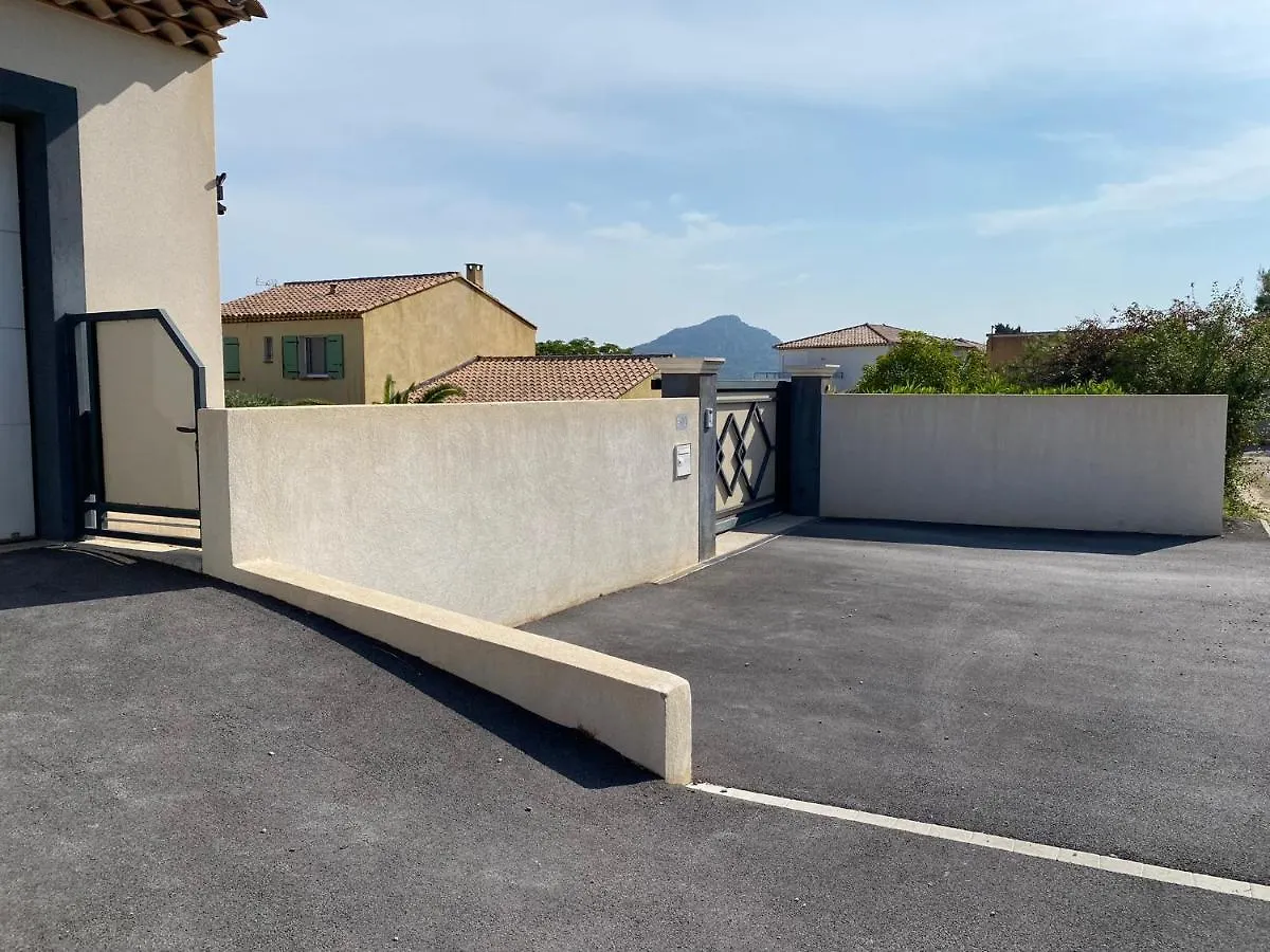 Les Locations Cinaureva « La Tourrisse » Apartment La Crau